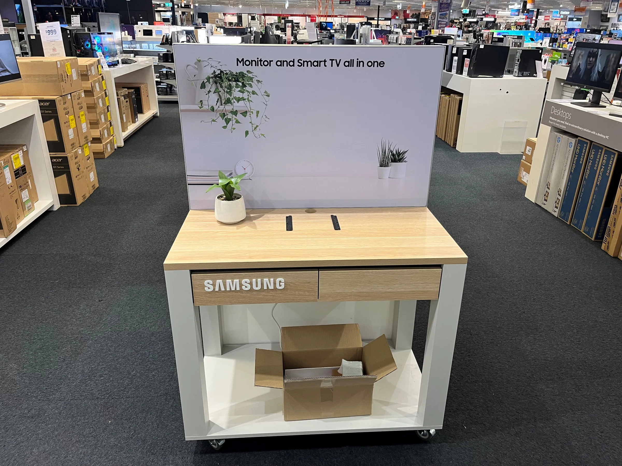 Samsung – M8 — fit-out and joinery by VBP Interiors